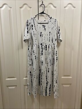 Black and White Splash Print Midi Dress